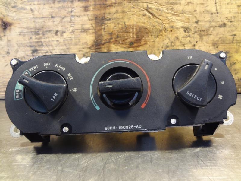 87 88 89 mustang w/ac temperature control assm. w/knobs 208255