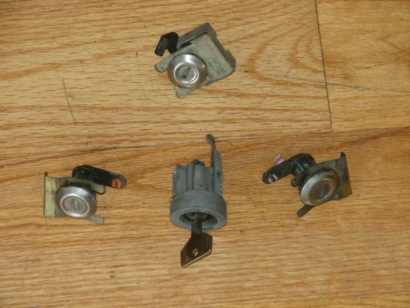 84-89 toyota 4runner ignition switch doors gas lid lock cylinder set w/ key #7