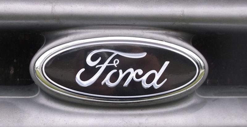 Ford f-150 grill emblem vinyl  decal black / "chrome look" lettering 2004-2013