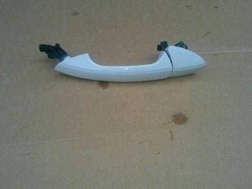 08-13 mercedes e350 e550 left rear  door handle