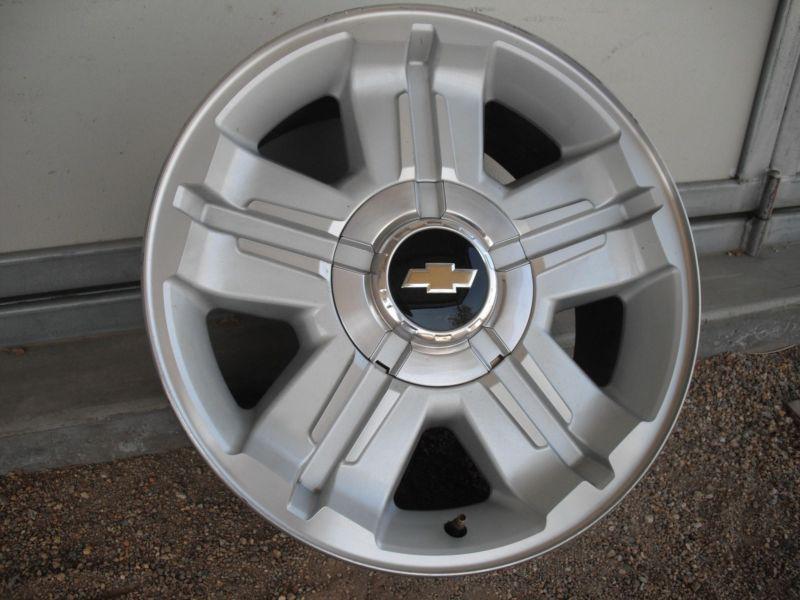 18" chev silverado factory wheel & cap 07-later #5300. 1 wheel only 0535