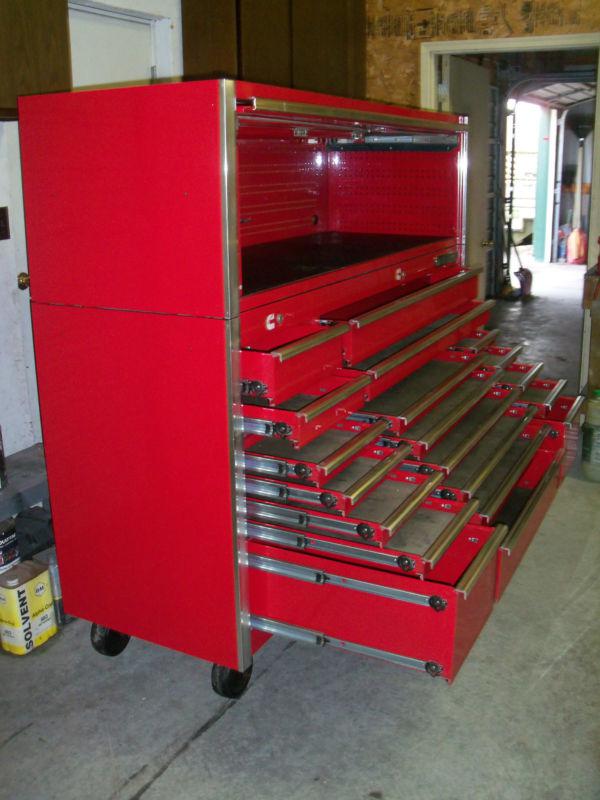 Matco 5 series triple bay with matching top hutch