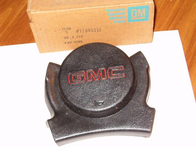 1988 89 90 91 gmc horn cap w/4 spoke wheel nos gm 