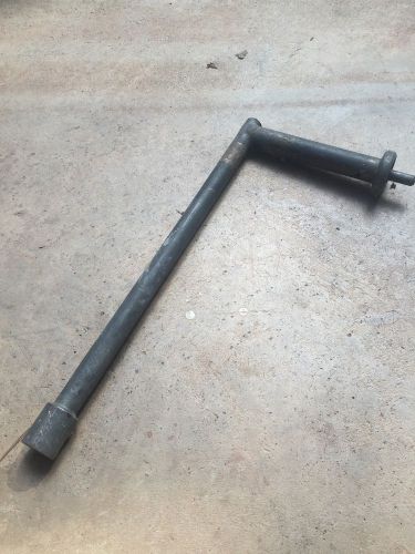 Quarter midget axle wrench for gun drilled aluminum splined axles with handle