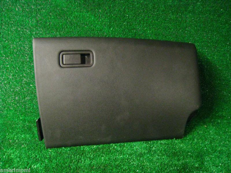 09 lincoln mks dash glove box door assembly