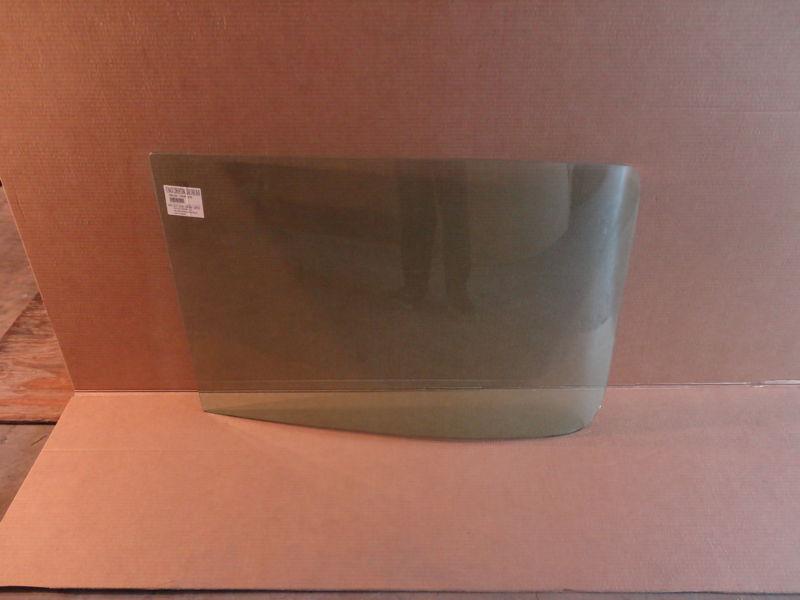 1989-2012 mack conventional cab(ch600) front windshield glass right side#1080