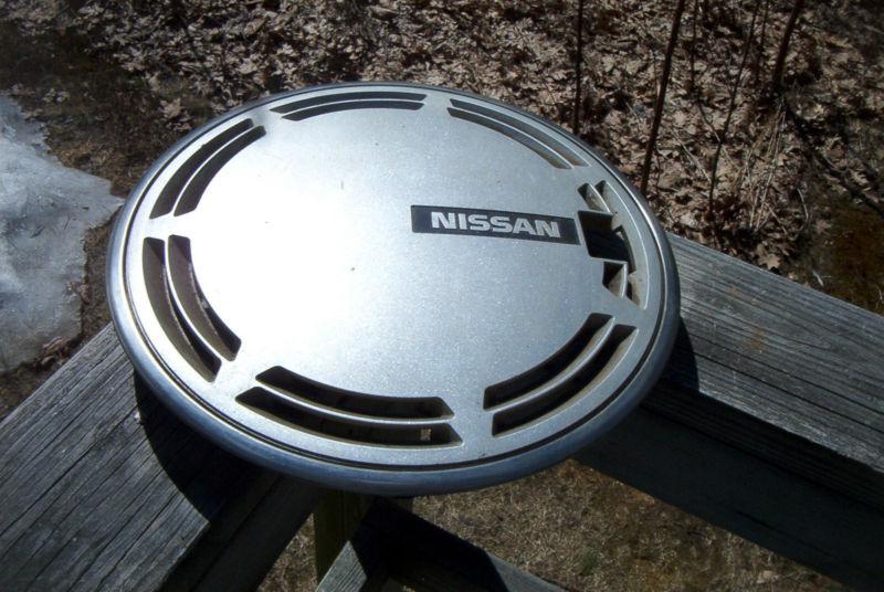Oe 13 inch wheelcover, 1984-86 nissan stanza, very nice for its age # 53014