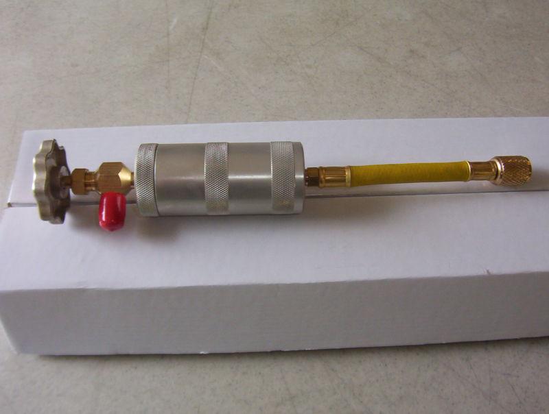 Fjc r12/ r22 oil and dye injecter