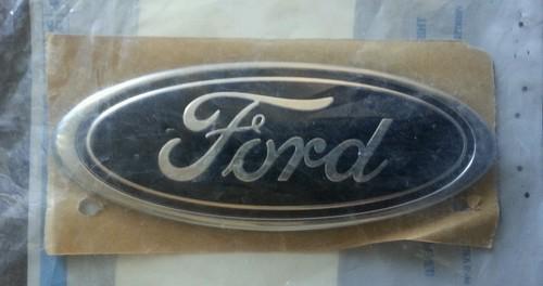 Ford oval emblem ys4z74425a52-ca