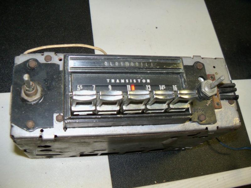 Working original 1969 olds cutlass am radio gm delco serviced with knobs 93apb1