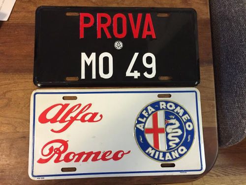 Alfa romeo + ferrari commemorative plates, pair