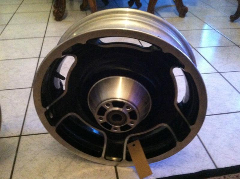 New other, harley 16" rear street glide wheel w/rotor, fits touring 09-later
