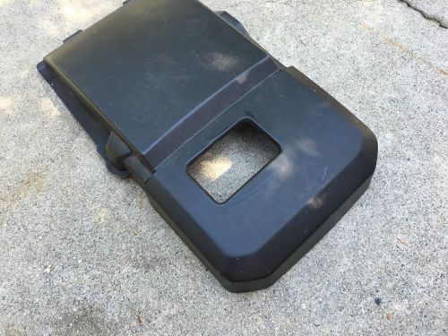 Volvo 2008 v50 engine battery top cover 30795183