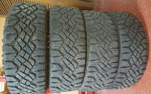 Goodyear wrangler duratrac 285/75r17 tire