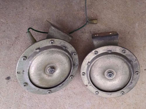 1979 datsun nissan pickup 620 high and low oem horns