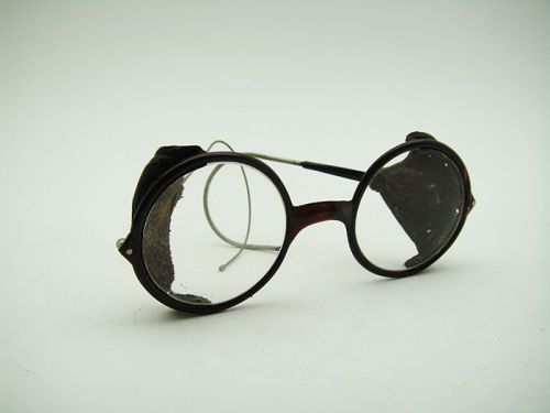 Vintage spectacles industrial safety goggles retro steampunk hot rod rat old