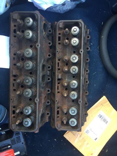 186 chevy small block cylinder head set