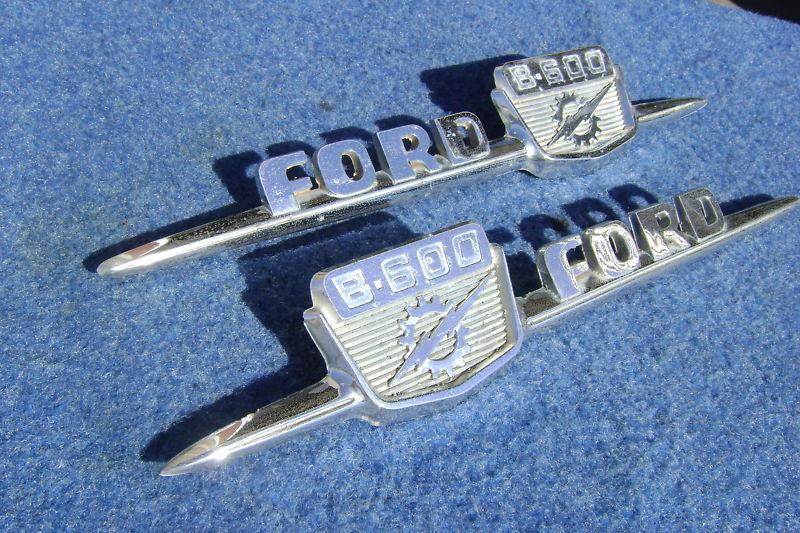 1959 59 ford truck school bus hood emblems rare  b-600