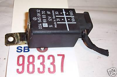 Mercedes 87 260e misc. relay/module 0045450832 1987