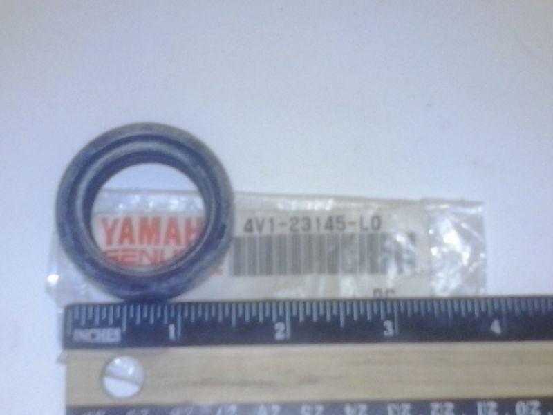Yamaha   yz80  oil seal  4v1-23145-l0-00