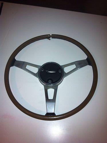 Rare mopar 70 cuda rim blow steering wheel-fish horn center button cap