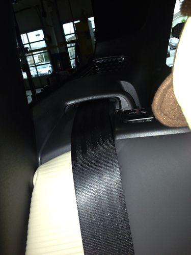 Volvo xc60 seat belt rear right and left one black