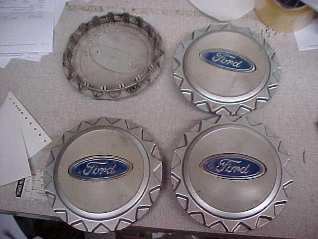 1992 ford crown vic 15" alloy 15" geometric wheel center caps hub caps set