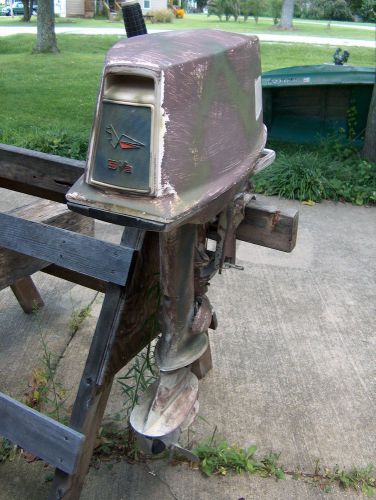 Johnson seahorse 5 1/2 horse power outboard motor (needs tlc) w/tank view pictu