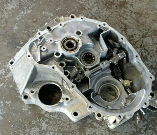 96-2000 honda civic hx ex bottom manual transmission casing