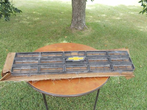 73 74 75 76 77 78 79 80 original chevy truck grill 370536 very nice possible nos