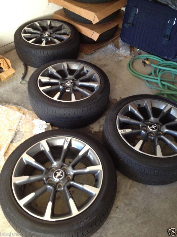 Ford mustang gt cs california special oem 19" wheels tires gtcs