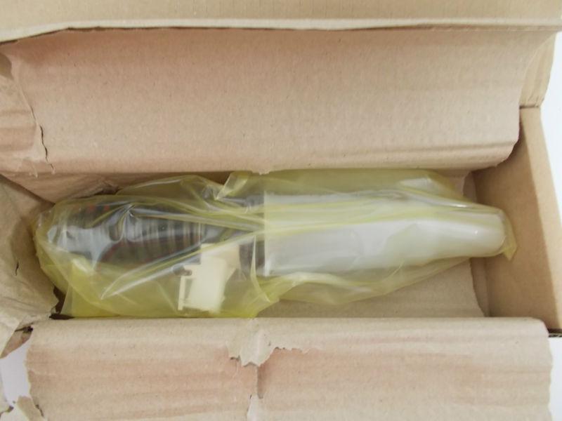 Volvo fuel injector 21457952 new oem, in box 