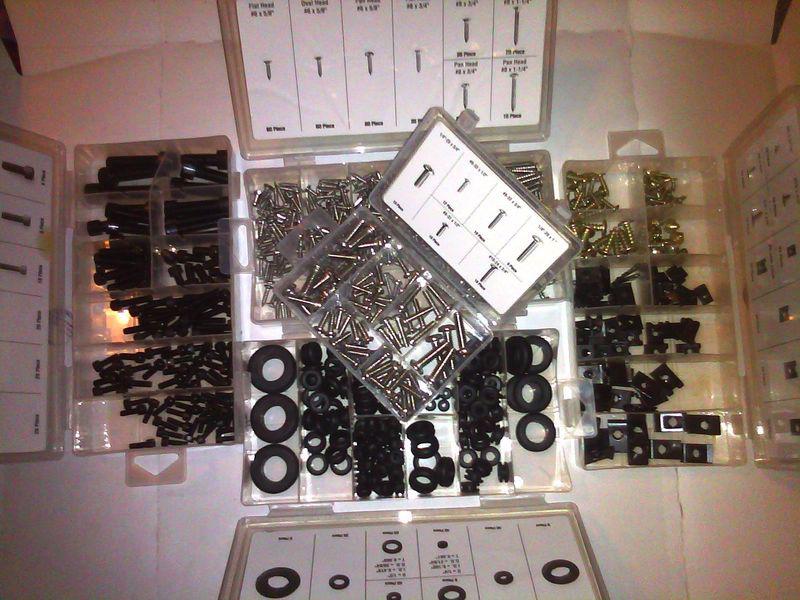 834pc 377 stainless steel screws+106 hex cap+170 u-clips+180 grommets+6 mag tray