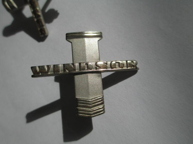 Nos 1939-1948 chrysler windsor dash emblem badge new old stock, factory oem mint