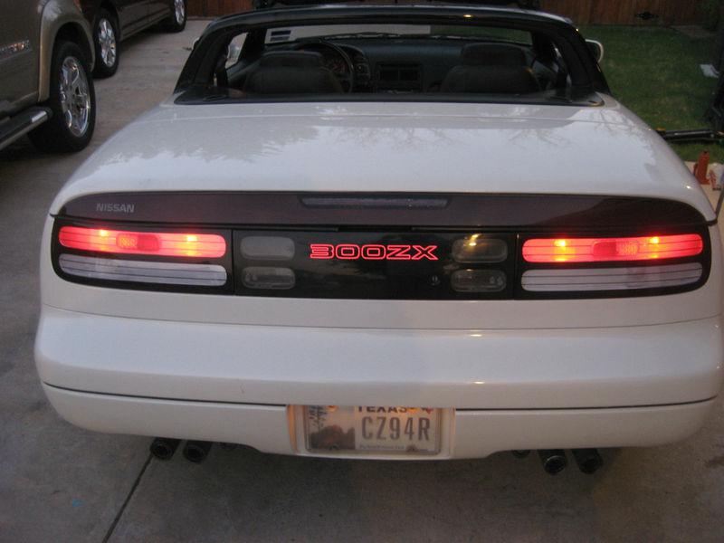 90 - 96 nissan 300zx rear glow center tail light panel - indiglo