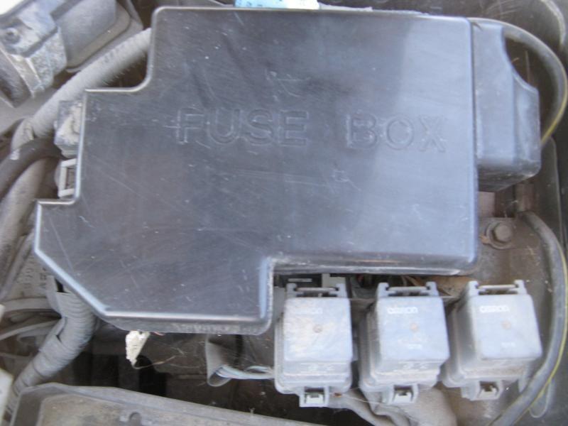 00 01 02 mazda 626 fuse box under hood engine compartment 4 cylinder