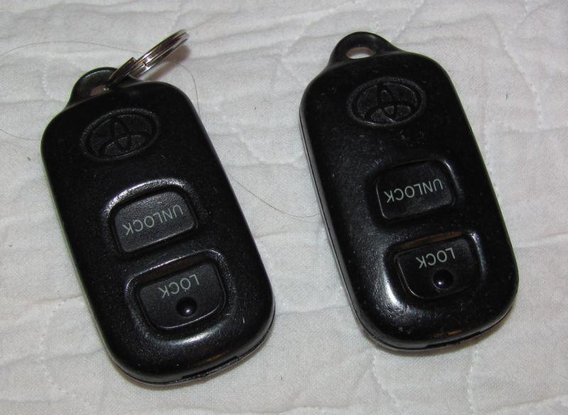 Two 2001 toyota highlander keyless remote fobs fcc id: hyq12ban as is
