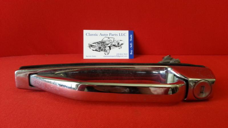 Mercdedes benz r107 exterior door handle 