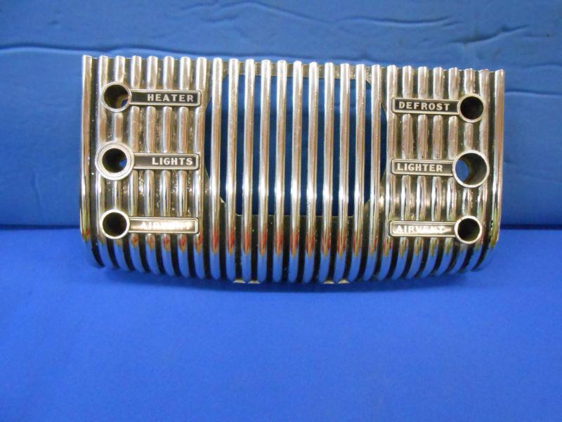 1953-53 buick 2dr. h/t ; dash center speaker grille