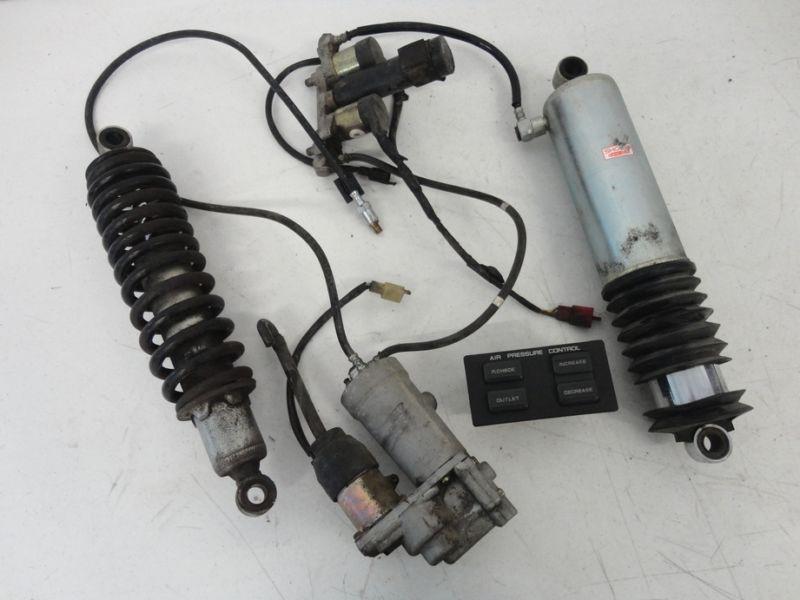 1988-2000 honda goldwing gl1500 rear air suspension pump & shocks assembly 3167