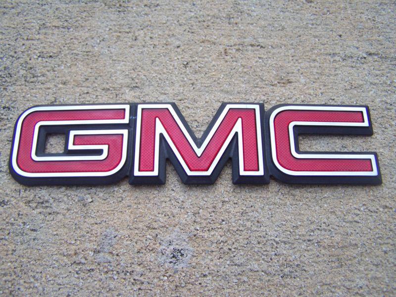 Oem factory genuine stock gmc emblem badge decal logo yukon suburban envoy 1500