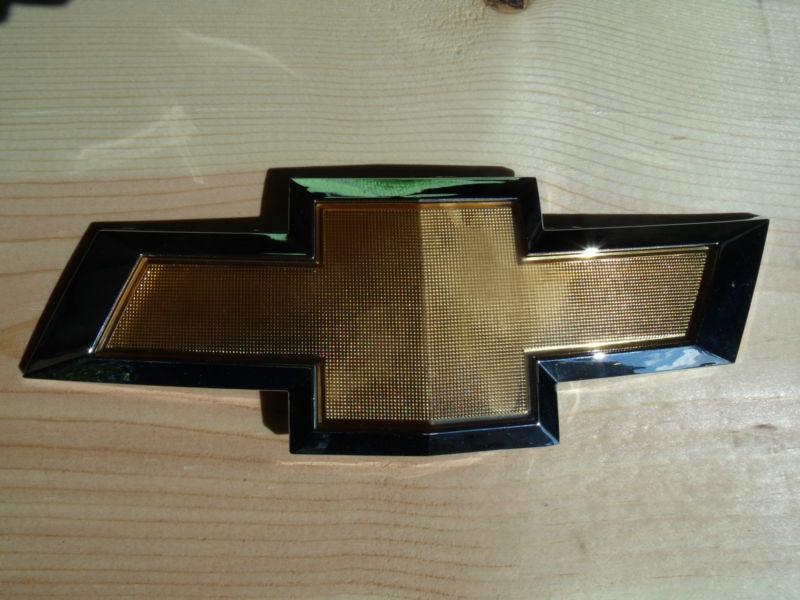 2011-2012 chevrolet cruze bow tie front bumper gold bowtie emblem