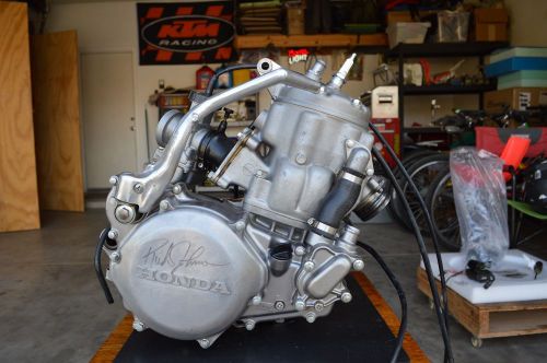 1996 cr500 motor with carb and electronics kicker rick johnson autographed