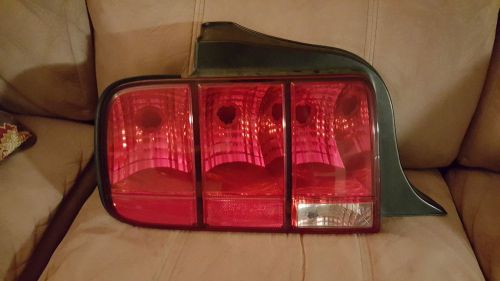 Mustang 05-09 stock tail light **left** used