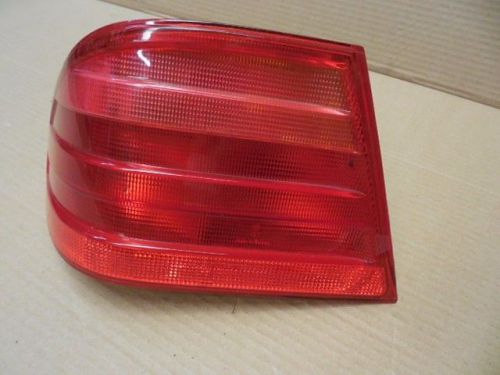 Mercedes e-class w210 left outer taillight driver side tl35 2108204564