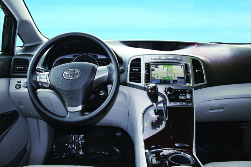 Toyota venza navigation  -   factory fit, dvd system, built in bluetooth & more!