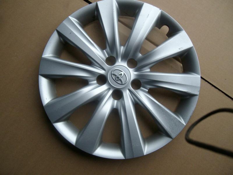 One 16" toyota corolla 2011-2013 hub cap wheel cover 570-61159