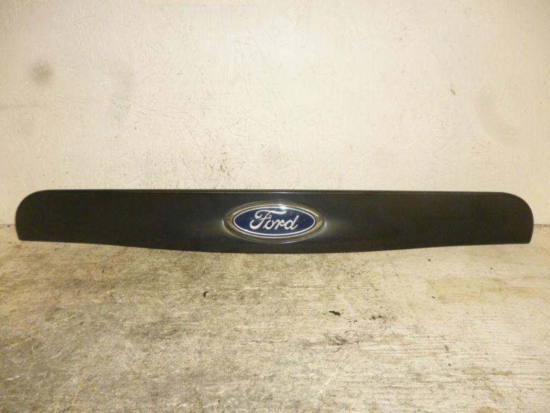 98 99 00 01 ford explorer rear trunk tail gate lift hatch grille grill trim 2000
