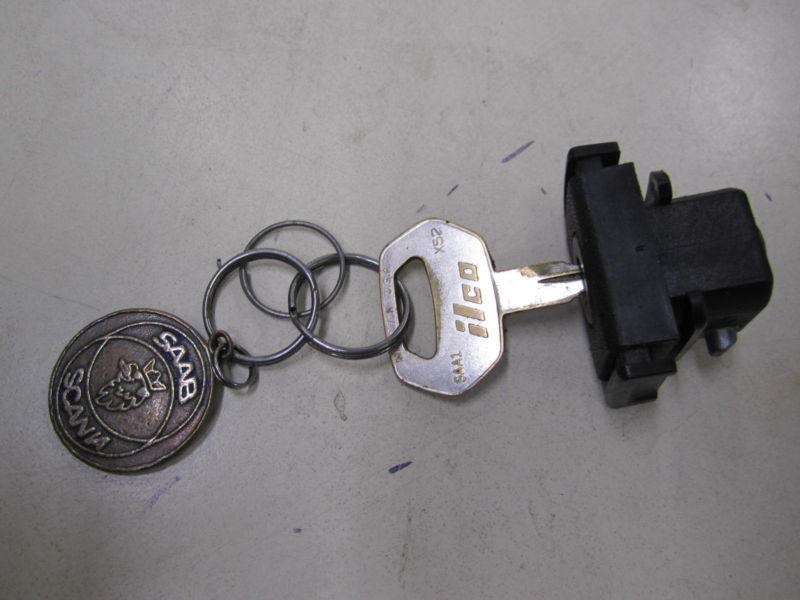 Saab 900 86-94 1986-1994 glovebox latch locking  w/ key and saab scania fob