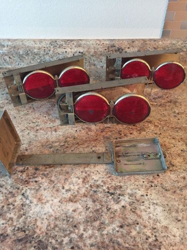 Vintage vari model g reflector set gold case red flags auto car safety accessory